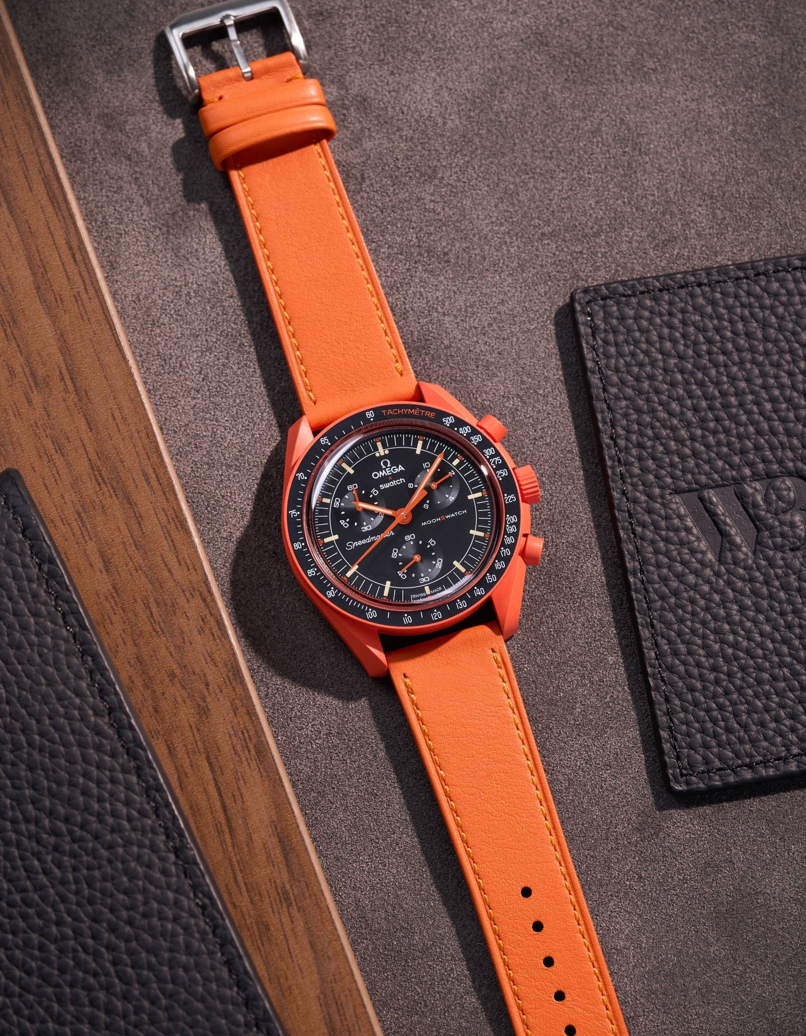 Mission on Earth - Lava (leather bracelet)