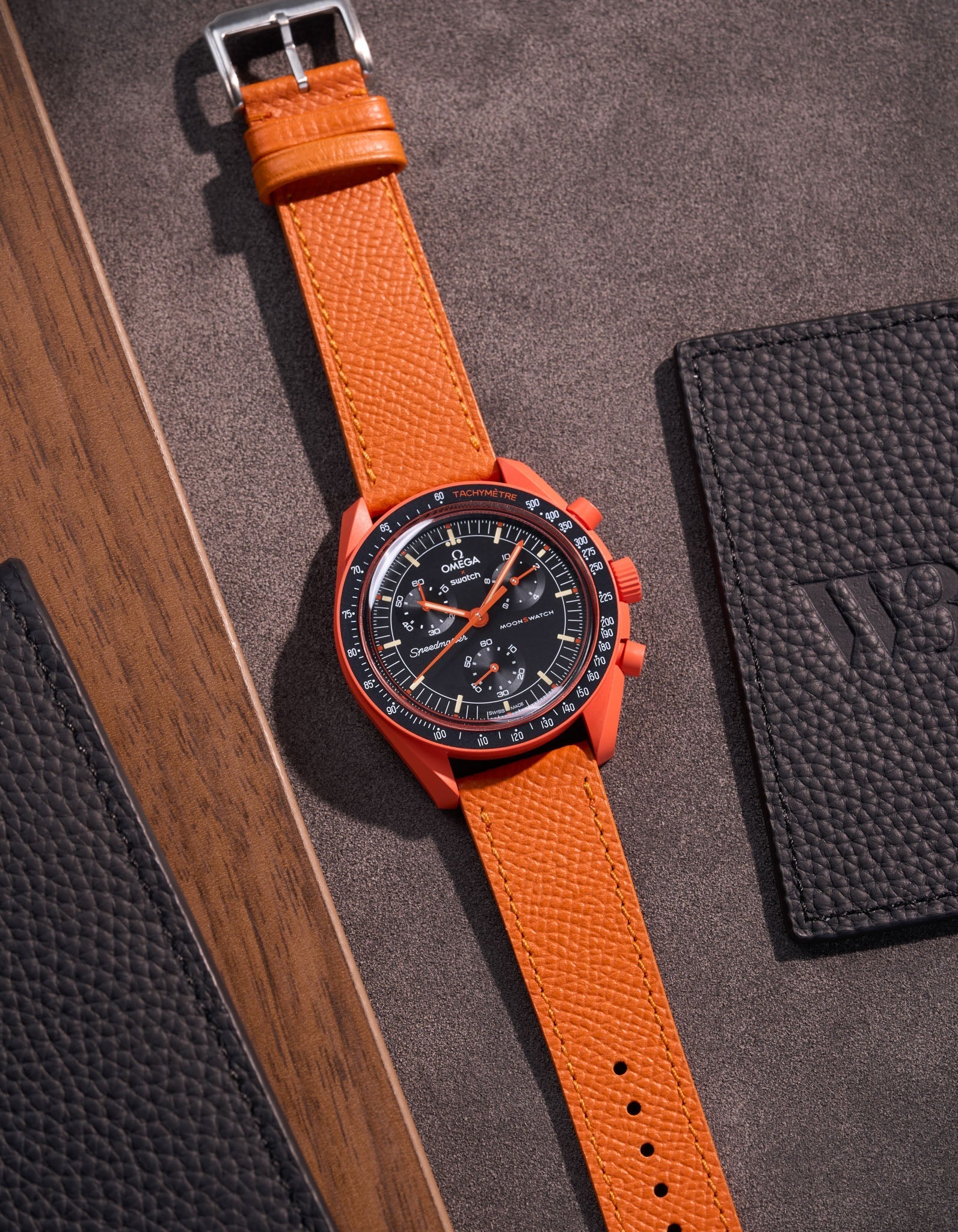 Mission on Earth - Lava (leather bracelet)